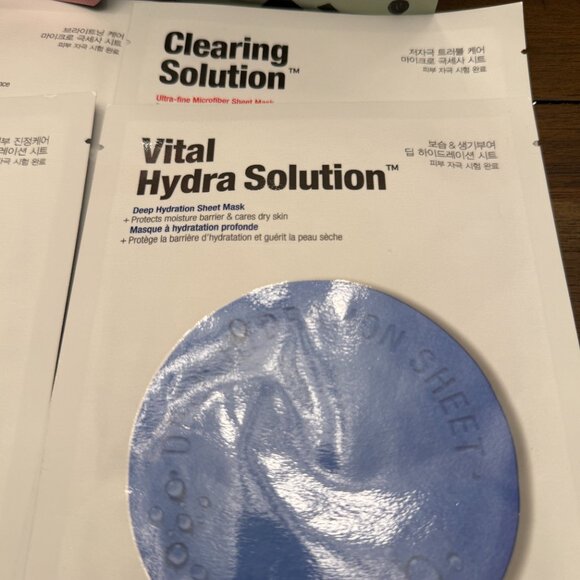 LOT OF KOREAN BEAUTY FACE MASKS PLUS HAND MASK AND CHARCOAL MASK. - Picture 3 of 4